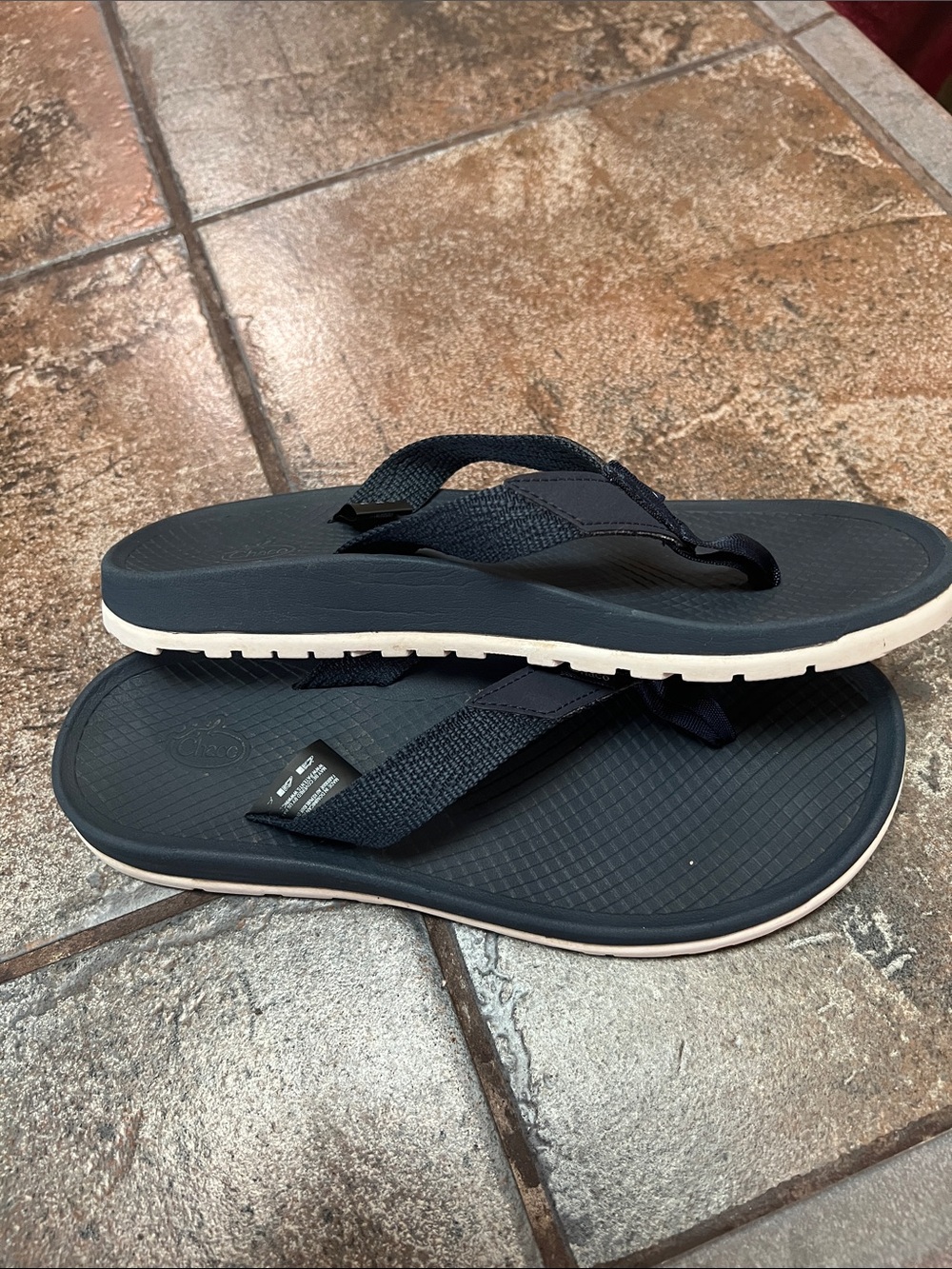 Chaco Lowdown Flip in Navy, size 7